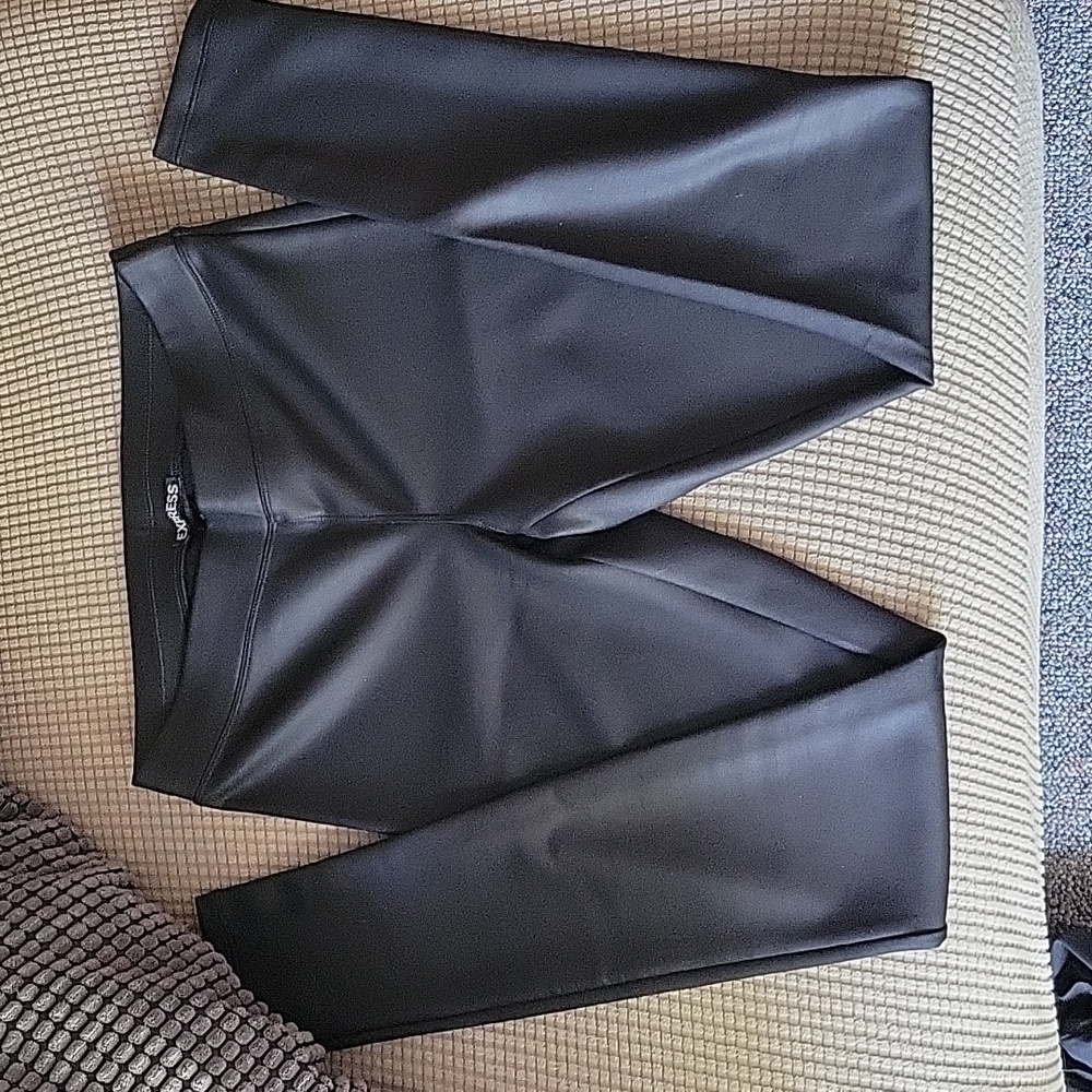 Express Faux soft leather leggings NWOT size xs